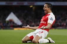 Goyangan Alexis Sanchez...