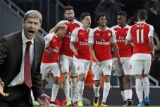 Hajar WBA, Arsenal Gusur...