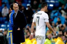 Cristiano Ronaldo Tunggu...