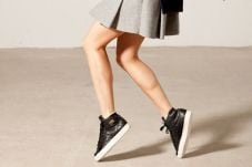 3 Jenis Sneakers yang...