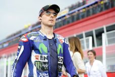 Lorenzo Tertantang Patahkan...