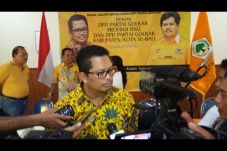 Demi Kursi Ketum Golkar,...