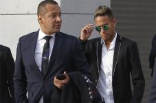 Redam Spekulasi, Neymar...