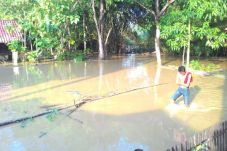 Seratusan Rumah di Sampang...