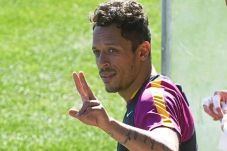 Gelapkan Pajak, Adriano...