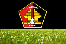 Persik Bawa Pulang Dua...