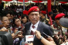 Menteri Luhut Belum...