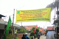Kalahkan Ahok di PTUN,...