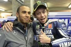 Hamilton Ingin Tiru...