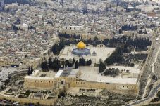 Israel Kembali Larang...