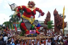 2 Festival Budaya Indonesia...