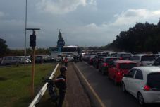 Macet Parah, Bandara...