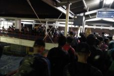 Pelabuhan Merak Mulai...