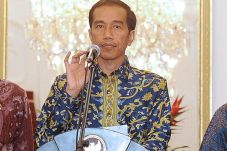 Jokowi Minta Santri...