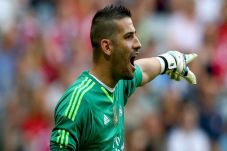 Keylor Navas Absen,...