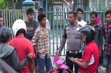 Lihat Pengendara Ditilang,...