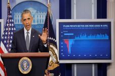 Obama Peringatkan Donald...