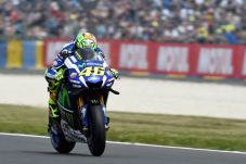 Rossi Dipusingkan Ban...