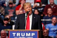 Donald Trump: Muslim...