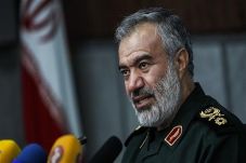 Iran Ancam Tenggelamkan...