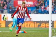 Torres Lanjutkan Karier...