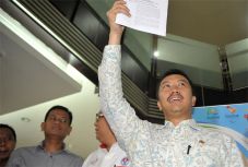 Cabut SK Pembekuan PSSI,...