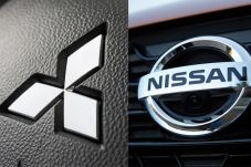 Nissan Berencana Membeli...