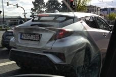 Toyota C-HR Tertangkap...