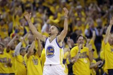 Stephen Curry Gemilang,...