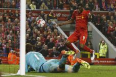 Benteke Amankan Poin...