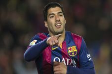 Luis Suarez Tertawakan...
