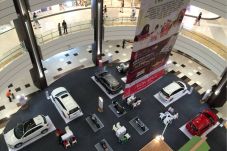 Auto2000 Menyerahkan...
