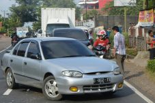 Sopir Ngantuk, Tiga...