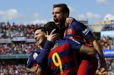 Keganasan Luis Suarez...