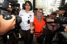 Dewie Yasin Limpo Dituntut...