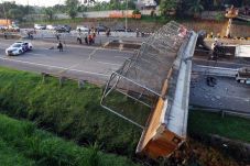 Evakuasi JPO Rampung,...