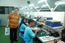 Evercoss Presentasikan...
