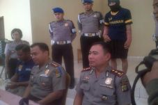 Edan, Ayah Kandung Cabuli...