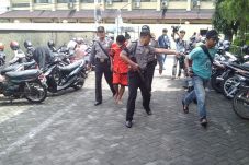 Lama Menduda, Kepala...