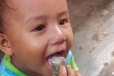 Balita Pemakan Pecahan...