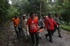 Cari Lima Korban Banjir...