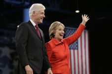 Hindari KKN, Hillary...