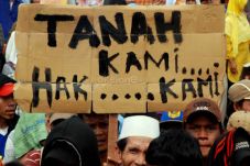 Warga Meruya Selatan...