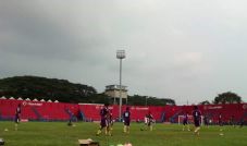 Dominasi Persik Terhadang...