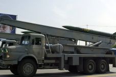 Iran Sukses Luncurkan...