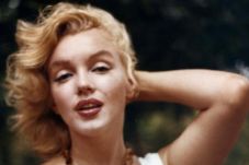 Ini Isi Meja Rias Marilyn...