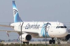 Cari Kotak Hitam EgyptAir,...