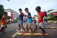 Cara Lindungi Anak dari...