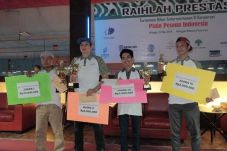 Juara Biliar Antarwartawan...