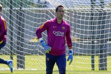 Claudio Bravo Ikuti...